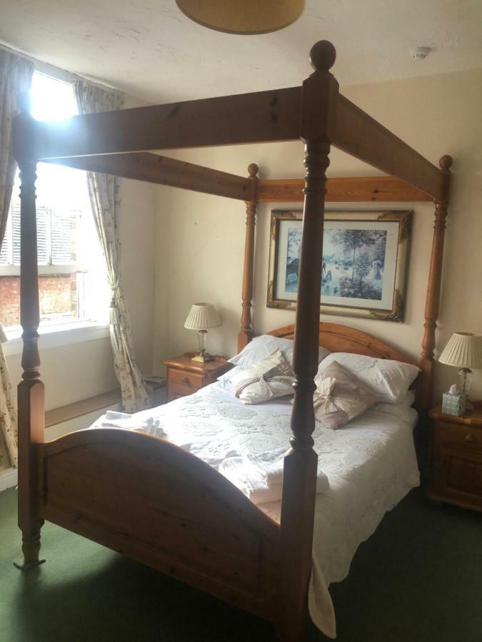 The Lion Hotel Broseley Екстериор снимка